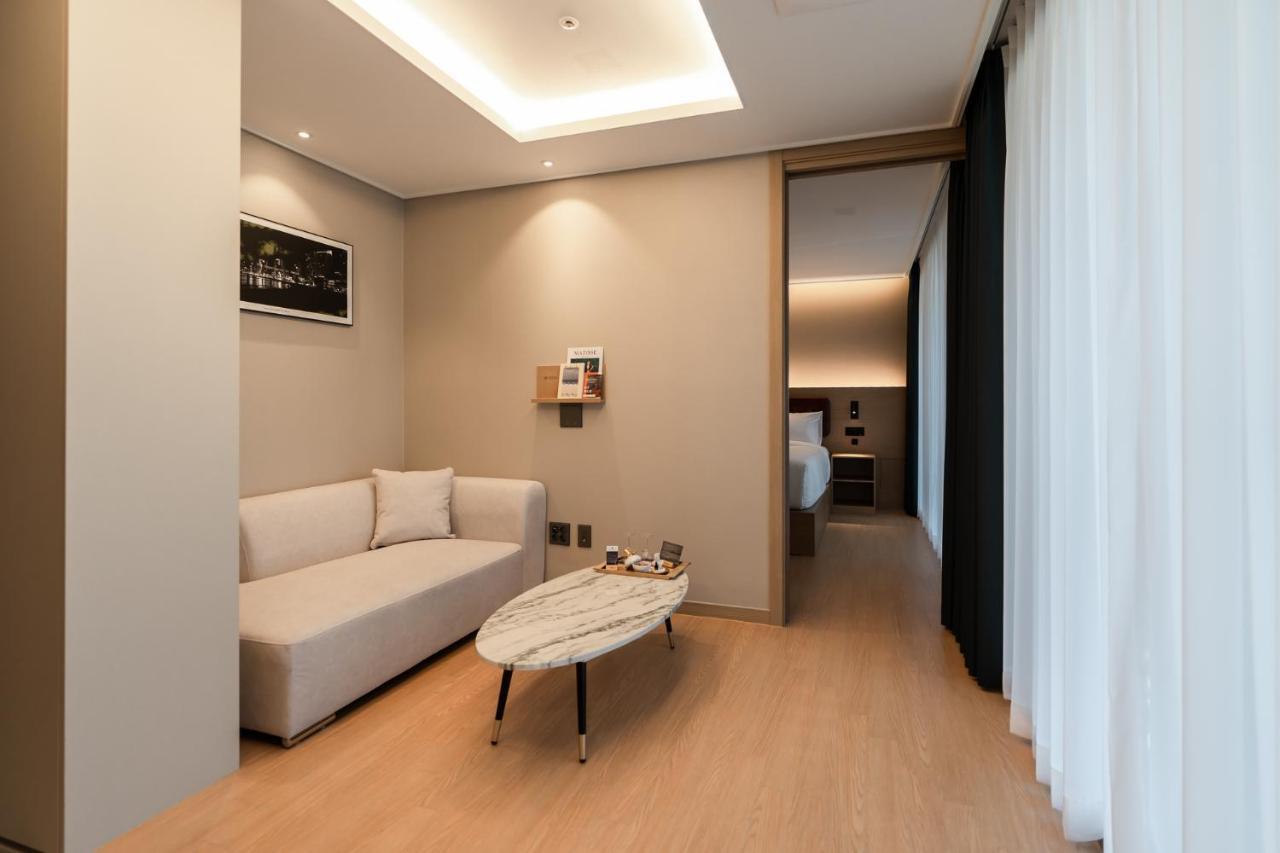 D Ov Haeundae Hotel ปูซาน ภายนอก รูปภาพ